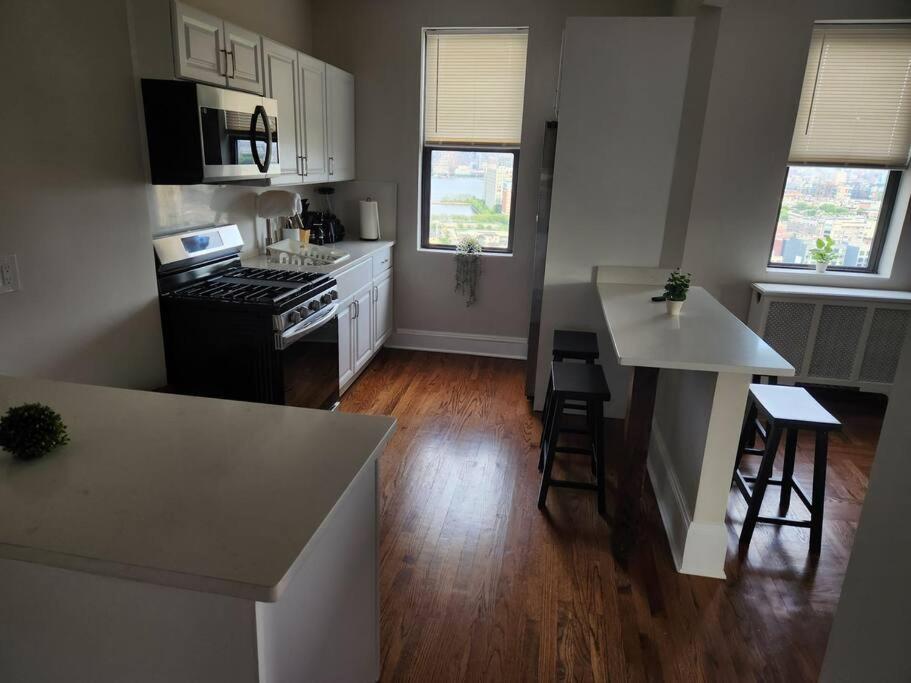 Elegant 2 Bed Gem! Mins From Nyc Apartment Union City Luaran gambar