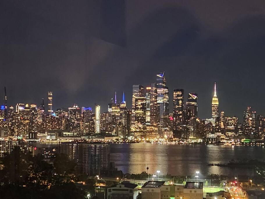 Elegant 2 Bed Gem! Mins From Nyc Apartment Union City Luaran gambar