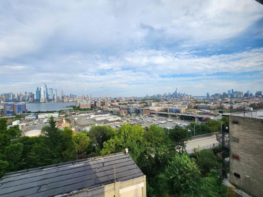 Elegant 2 Bed Gem! Mins From Nyc Apartment Union City Luaran gambar